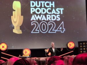 Art Rooijakkers presenteert de Dutch Podcast Awards